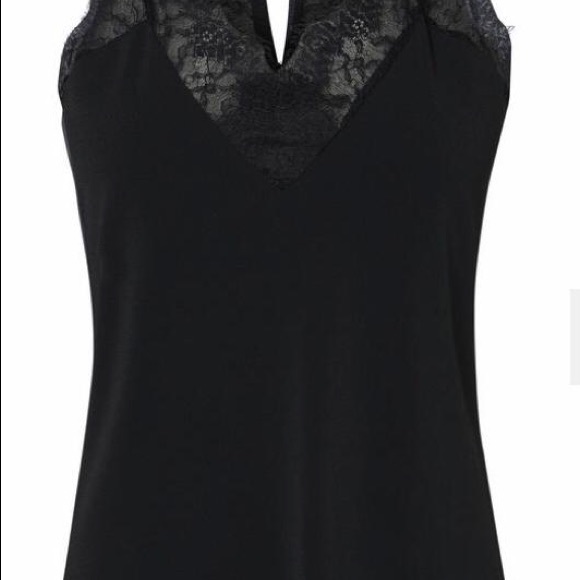 SOLD 🖤 Moda Lace Cami - Picture 6 of 7